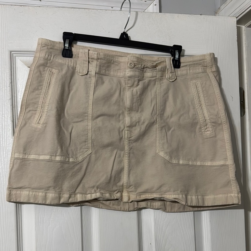 American Eagle Beige Casual Skirt